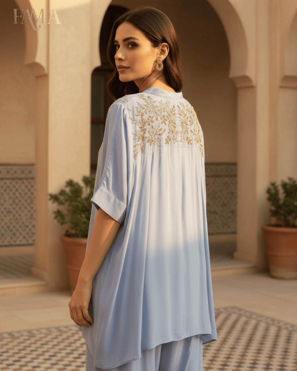 طقم قفطان مطرز بلون أزرق سماوي مقاس S 7 G