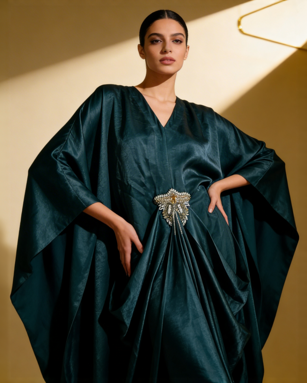 E4-4 – Emerald Sovereign Draped Set